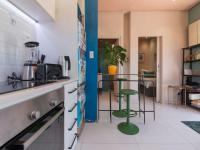 Kitchen - 2 square meters of property in Vredehoek