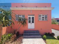 Front View of property in Vredehoek