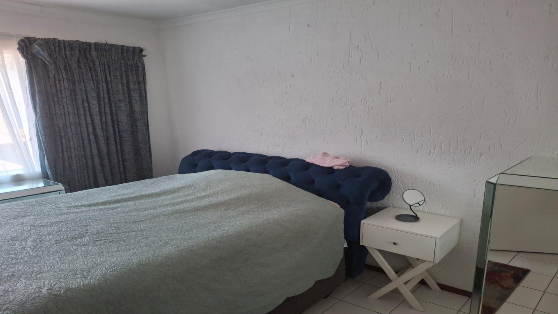 Bed Room 1 of property in Glenvista