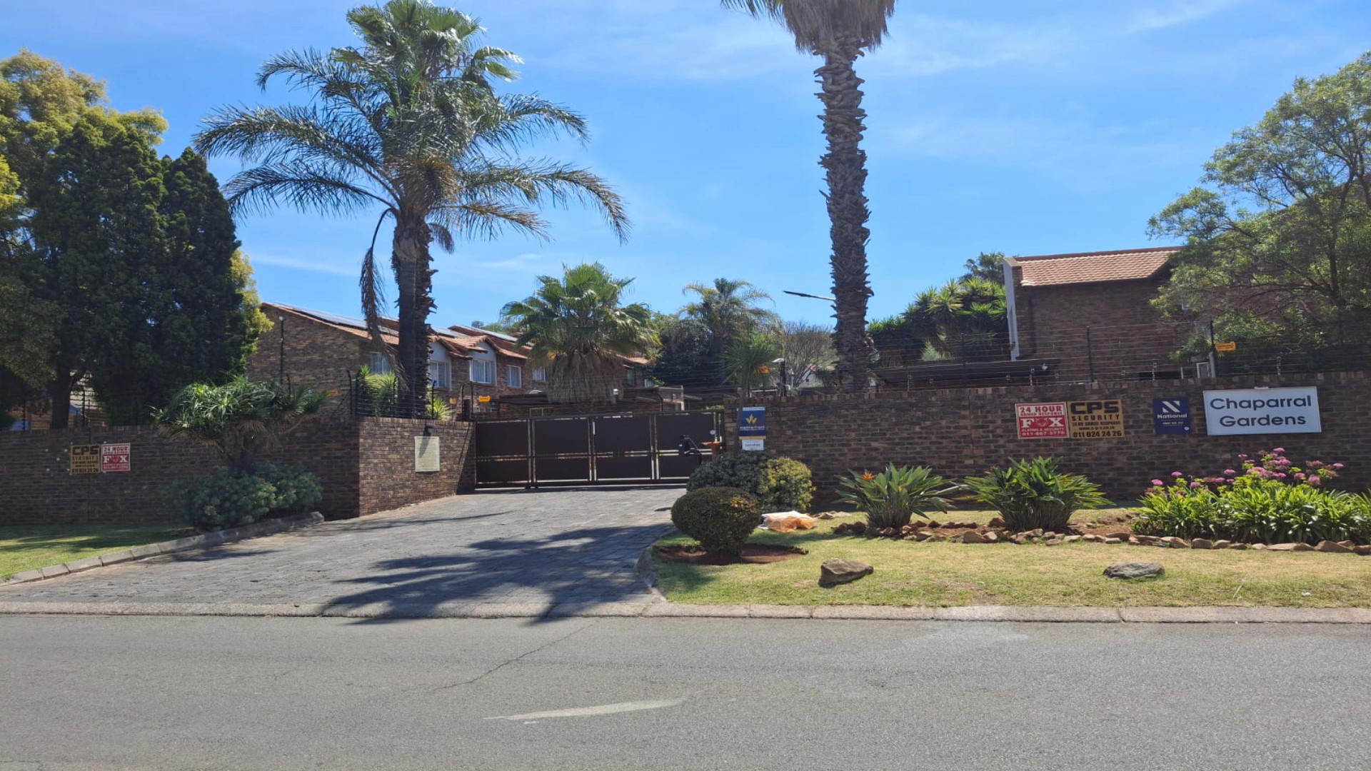 Front View of property in Glenvista