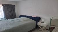 Bed Room 1 of property in Glenvista