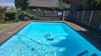 Swimming Pool of property in Glenvista