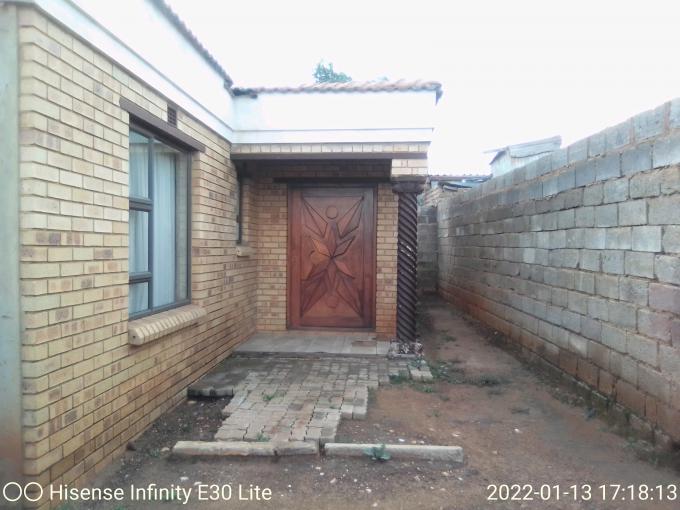 2 Bedroom House for Sale For Sale in Tshepisong - MR493163