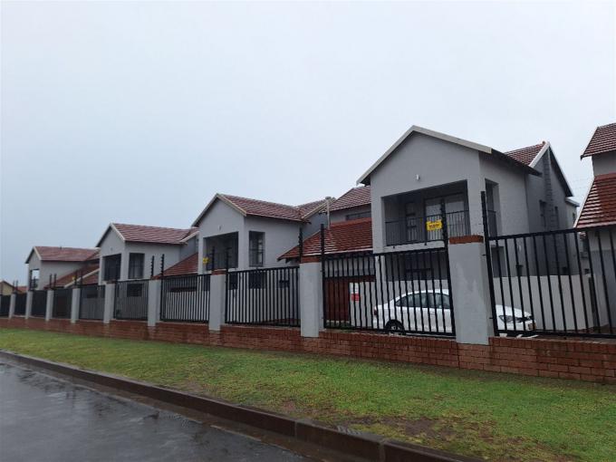 Standard Bank SIE Sale In Execution 2 Bedroom Sectional Title for Sale in Bloemfontein - MR493262