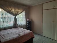 Bed Room 1 - 13 square meters of property in Lenasia South