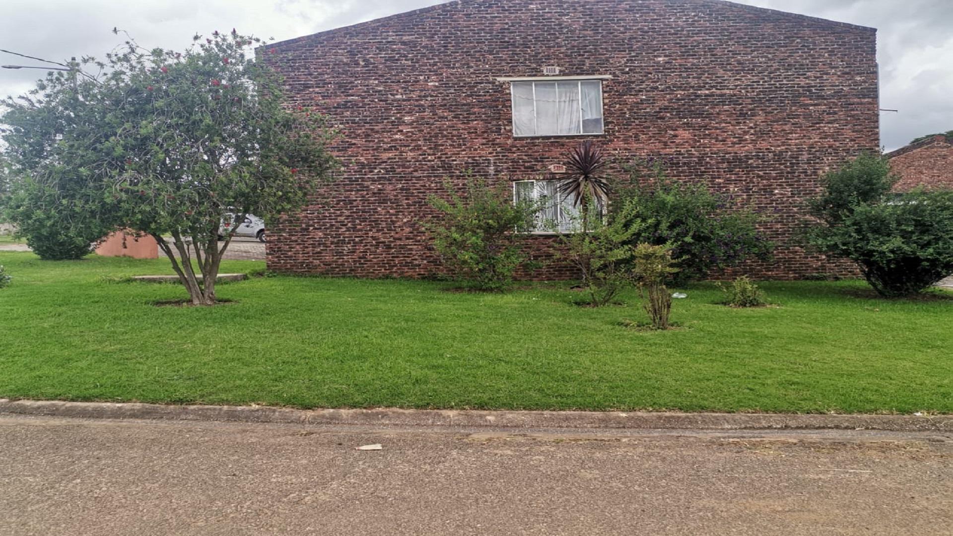 Front View of property in Piet Retief
