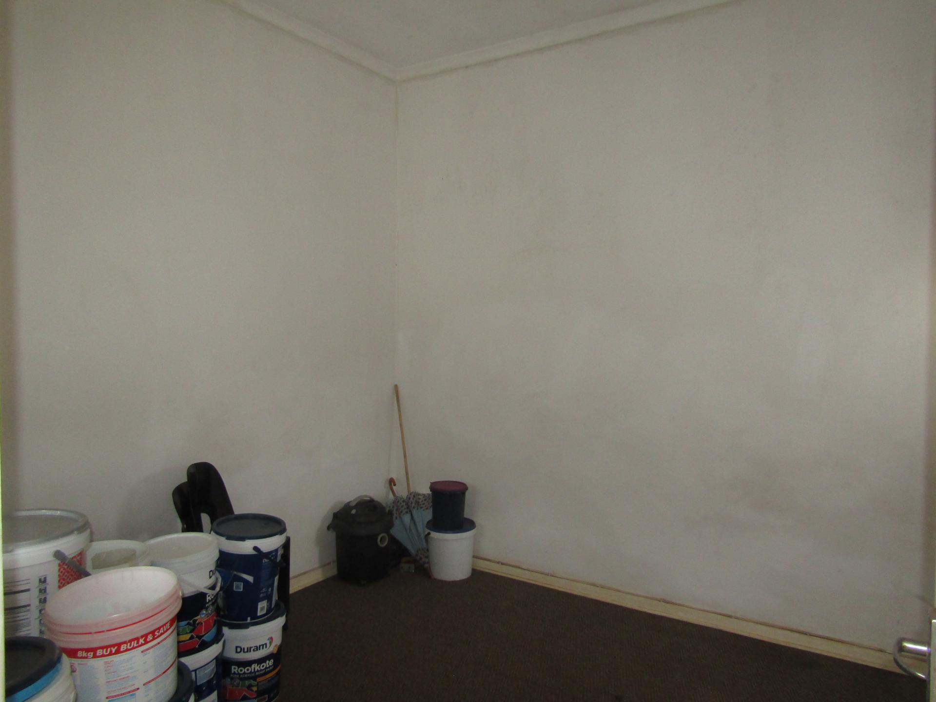 Bed Room 2 - 12 square meters of property in Brixton