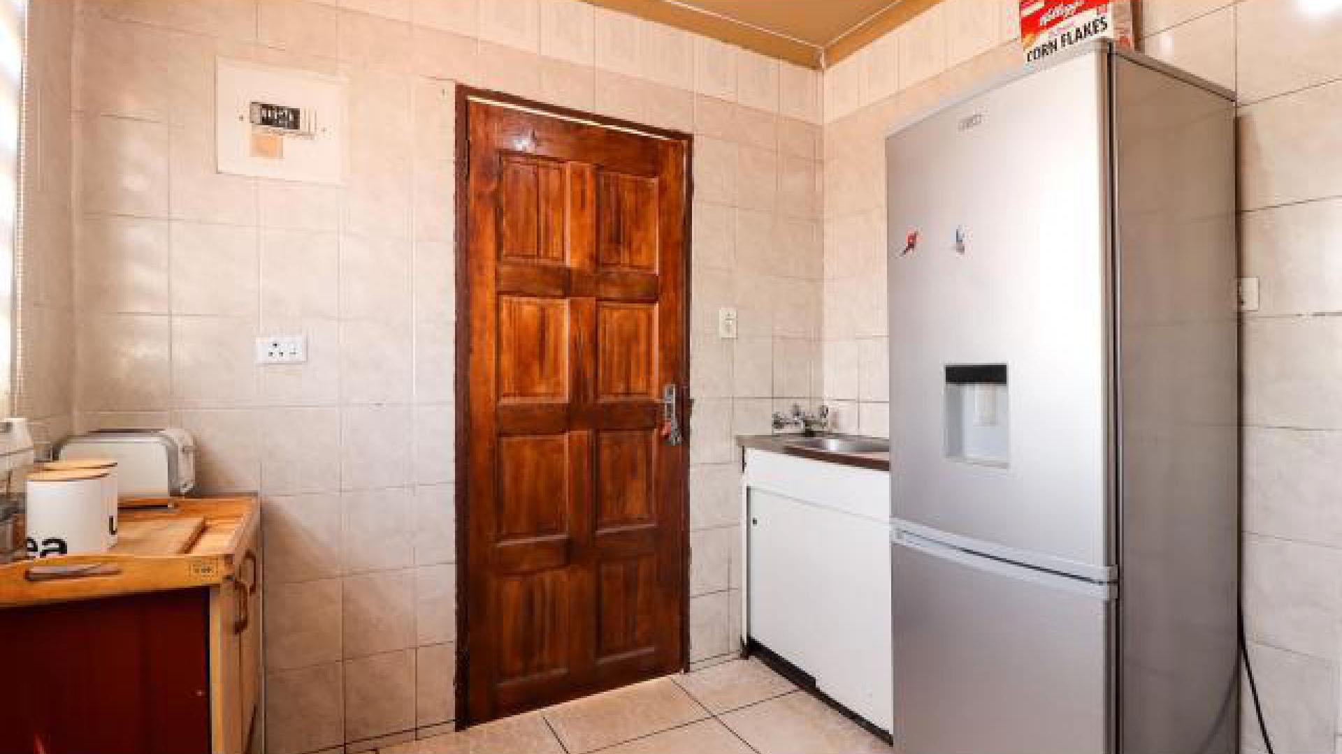 Kitchen - 8 square meters of property in Protea Glen