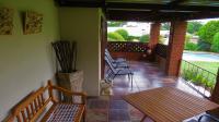 Patio - 30 square meters of property in Brackendowns