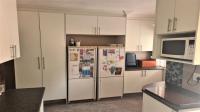Kitchen - 15 square meters of property in Brackendowns