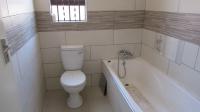 Bathroom 1 - 5 square meters of property in Delmore Park