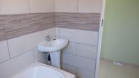 Bathroom 1 - 5 square meters of property in Delmore Park