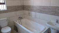 Bathroom 1 - 5 square meters of property in Delmore Park