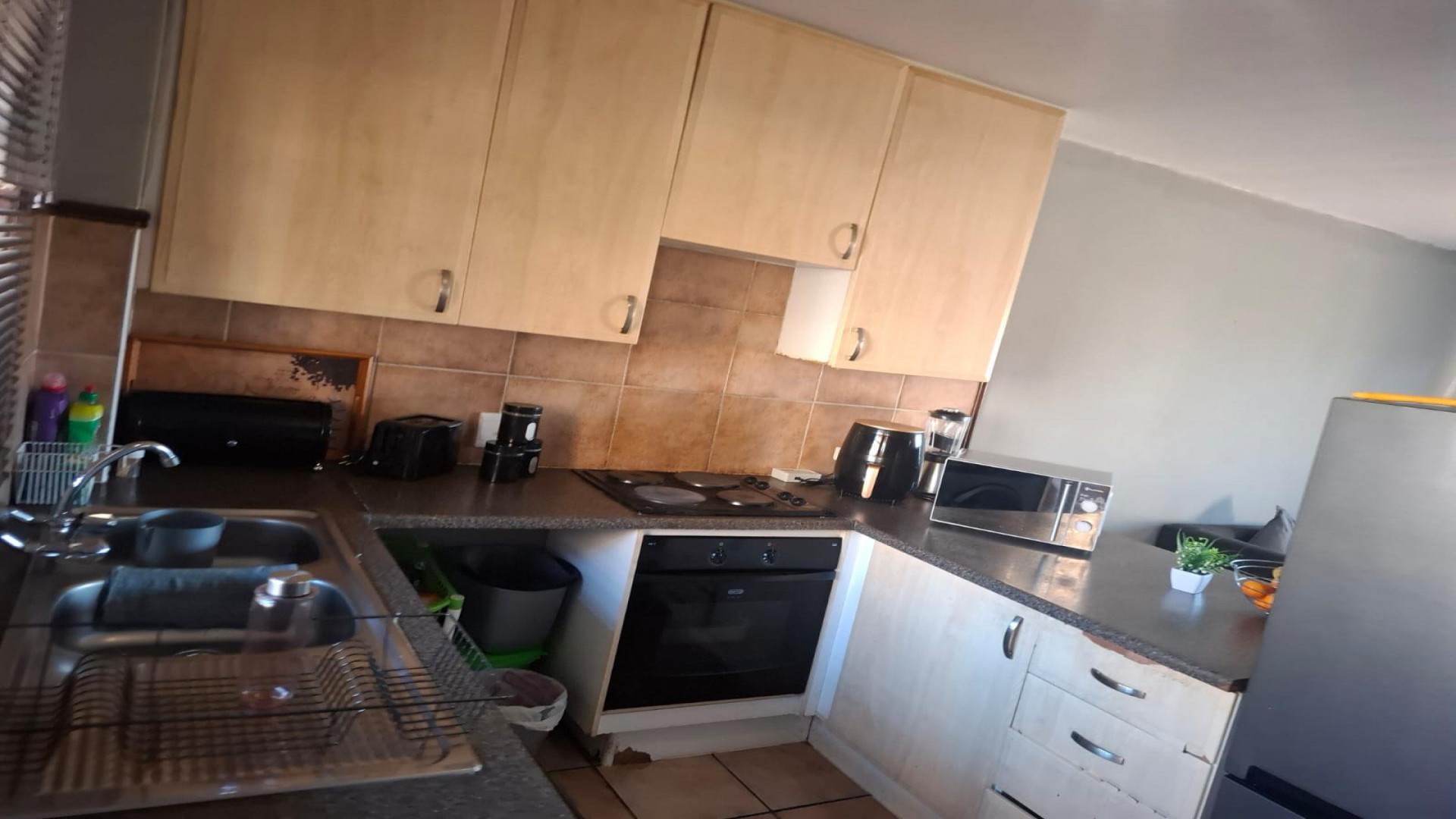 Kitchen of property in Die Hoewes