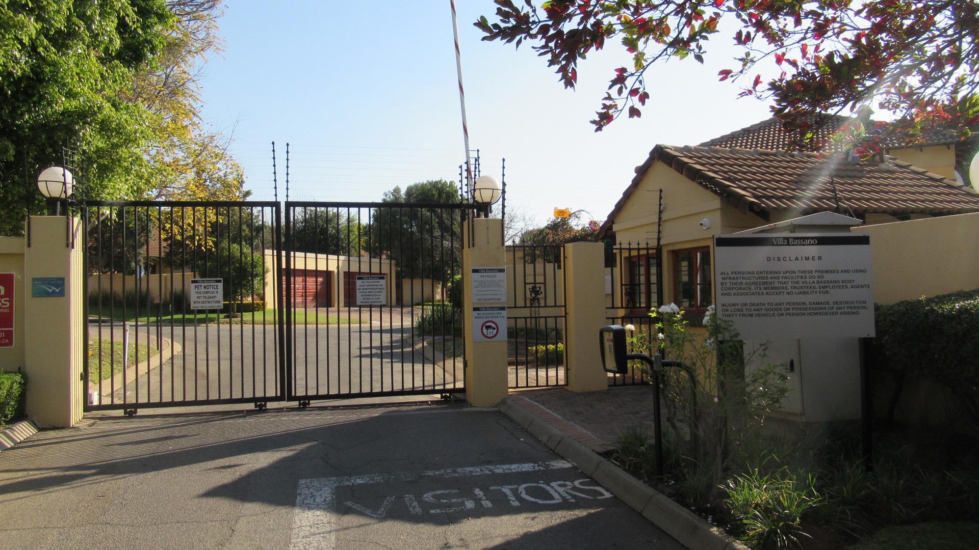 Front View of property in Lone Hill