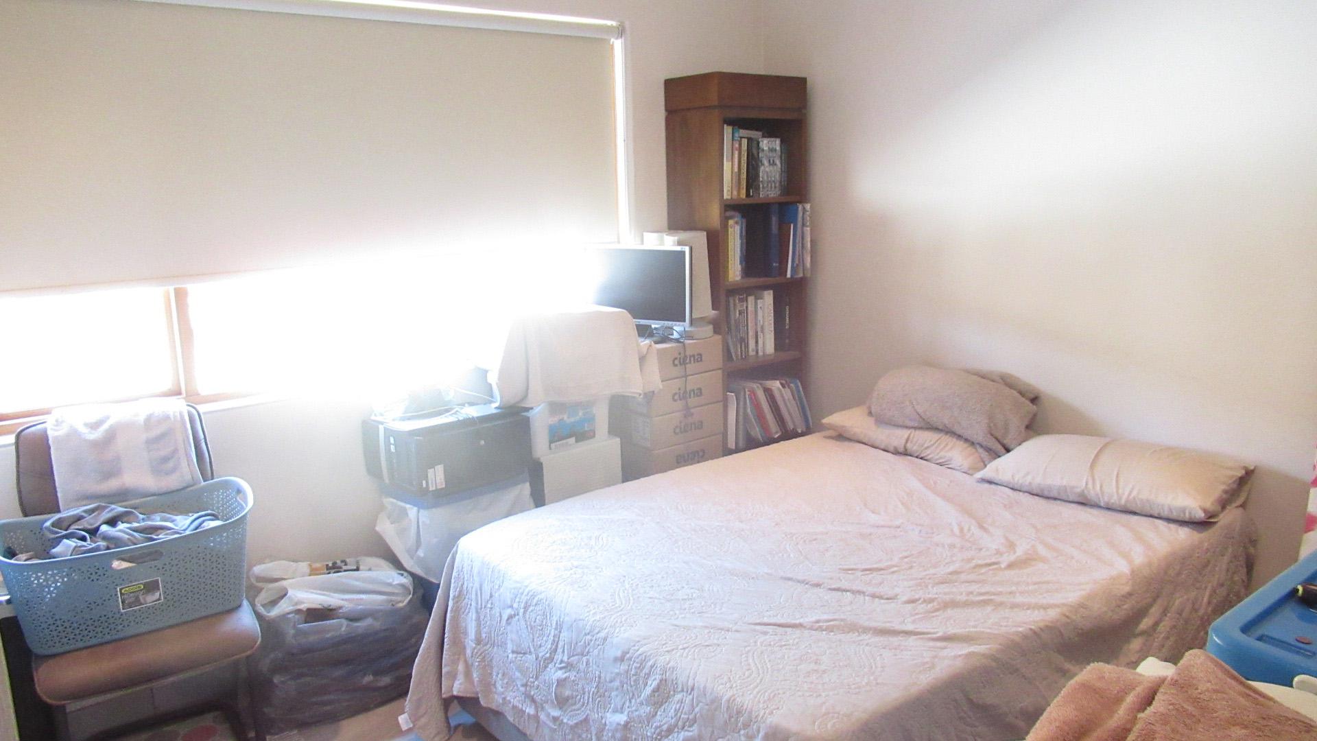 Bed Room 1 - 19 square meters of property in Lone Hill
