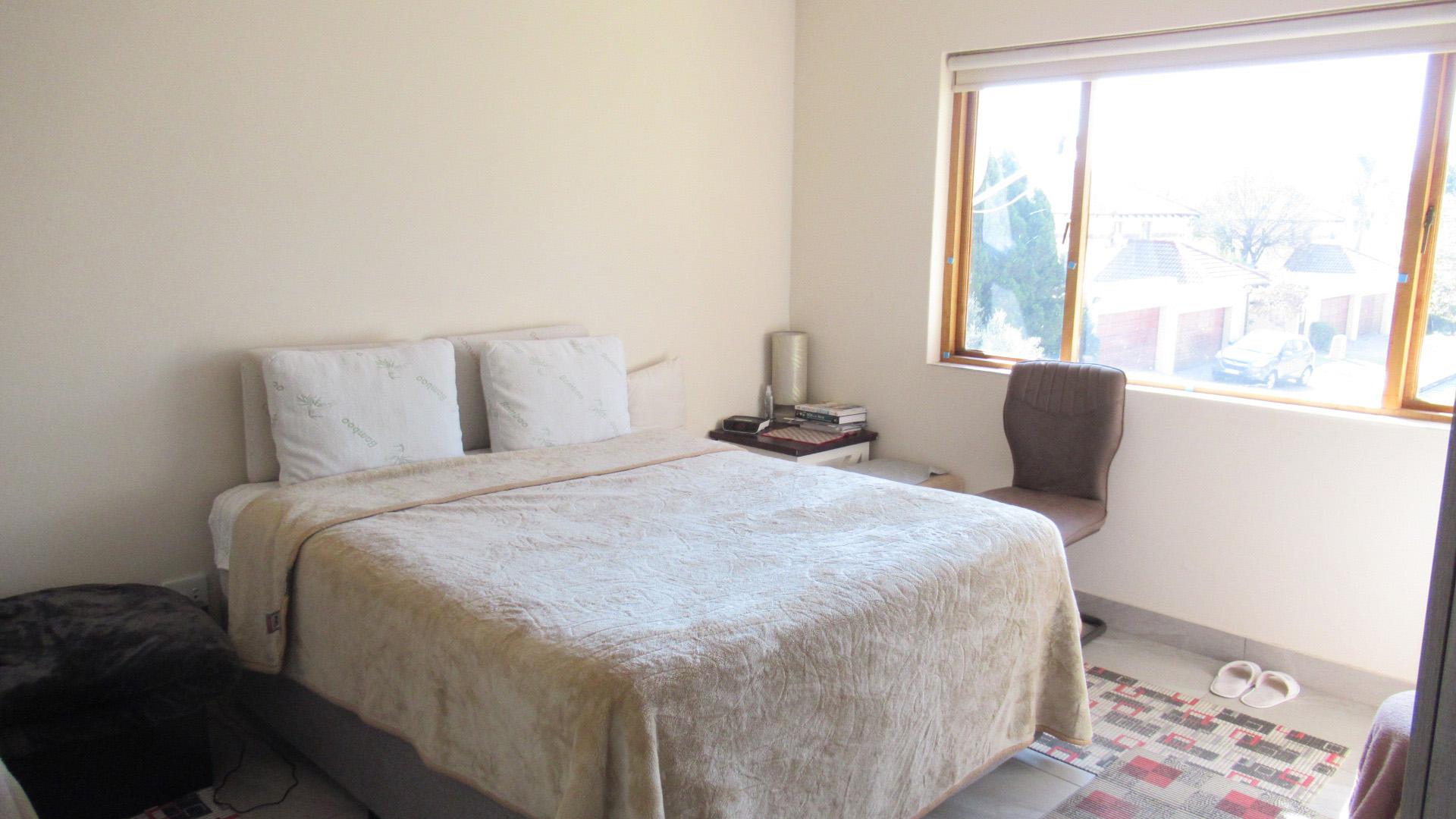 Main Bedroom - 21 square meters of property in Lone Hill