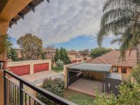Balcony - 12 square meters of property in Lone Hill