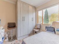 Bed Room 1 - 19 square meters of property in Lone Hill