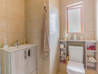 Bathroom 1 - 7 square meters of property in Lone Hill
