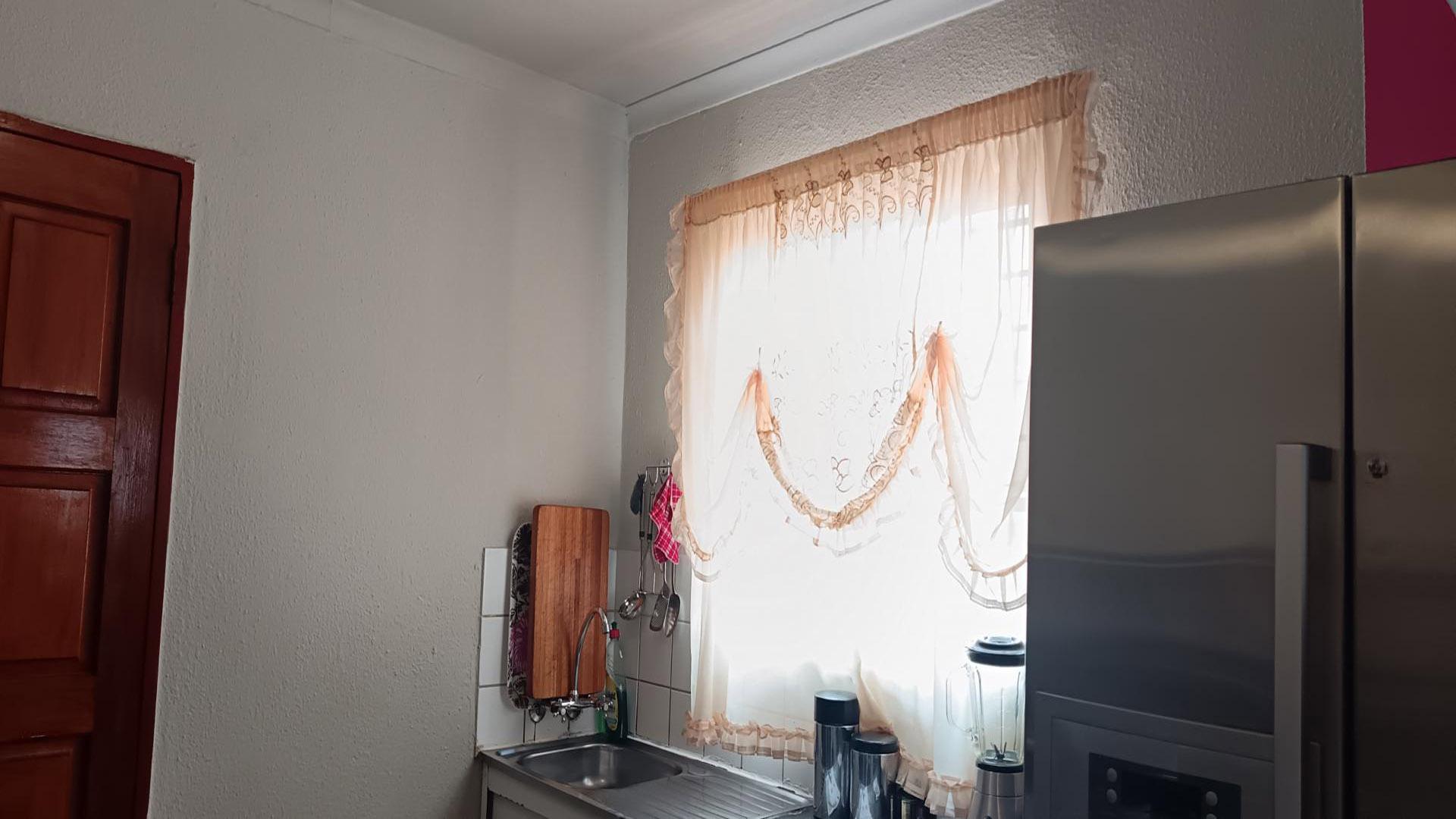 Kitchen of property in Clayville