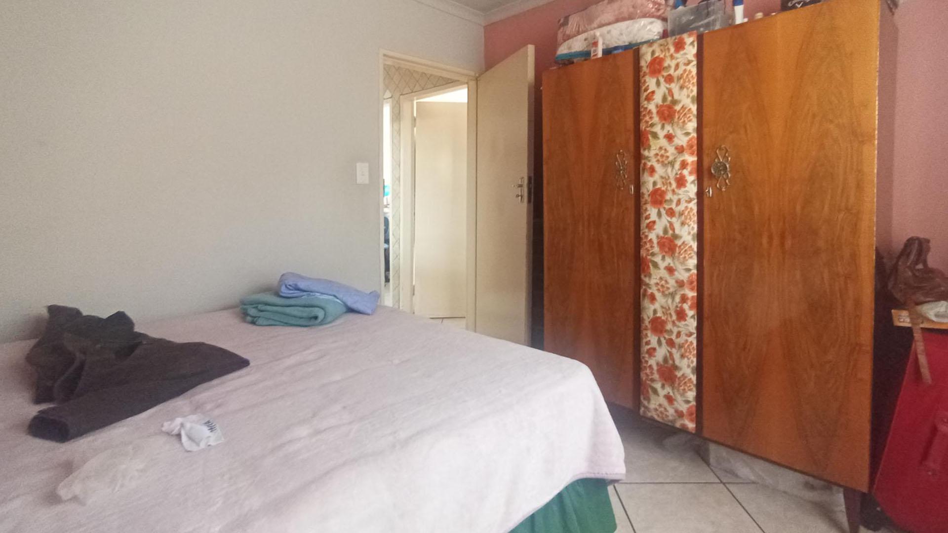 Bed Room 3 - 11 square meters of property in Clayville