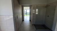 Main Bathroom - 14 square meters of property in Kosmos