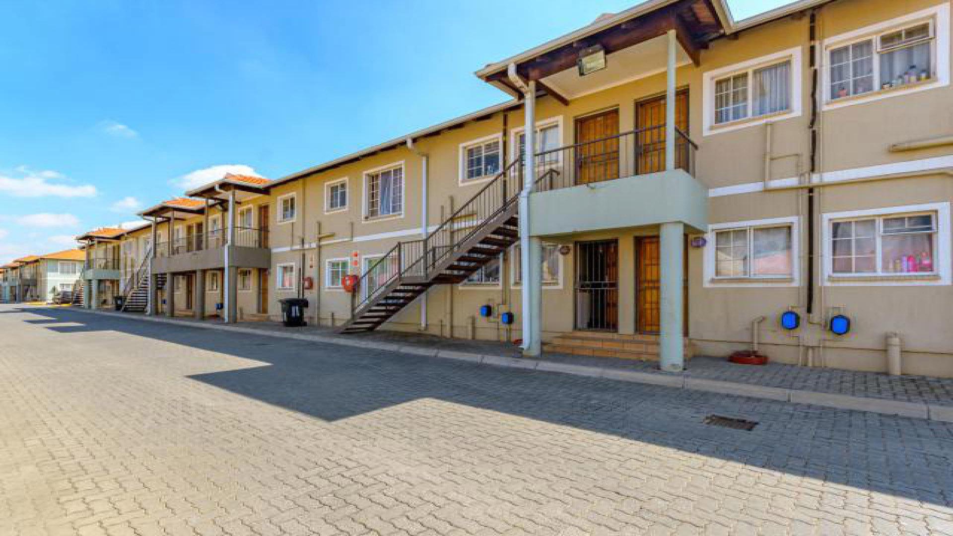 Backyard of property in Comet