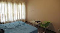 Main Bedroom - 27 square meters of property in Roodepoort West