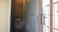 Staff Bathroom - 2 square meters of property in Freeway Park