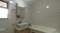Main Bathroom - 9 square meters of property in Kengies