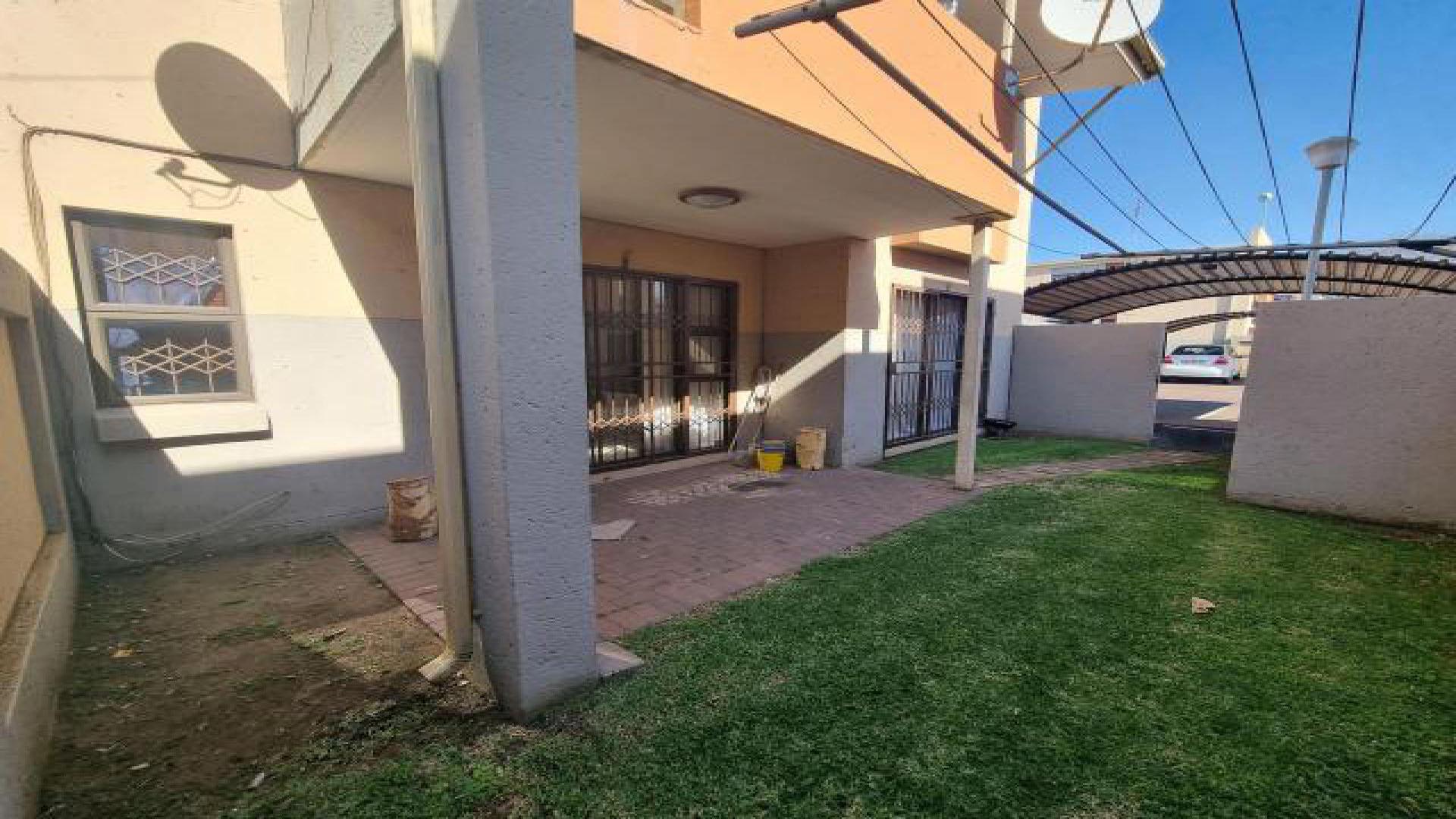 Backyard of property in Reyno Ridge