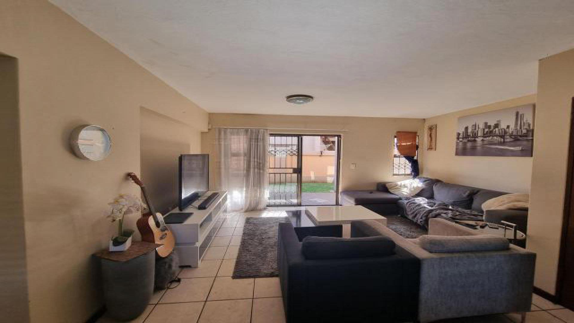 Lounges of property in Reyno Ridge