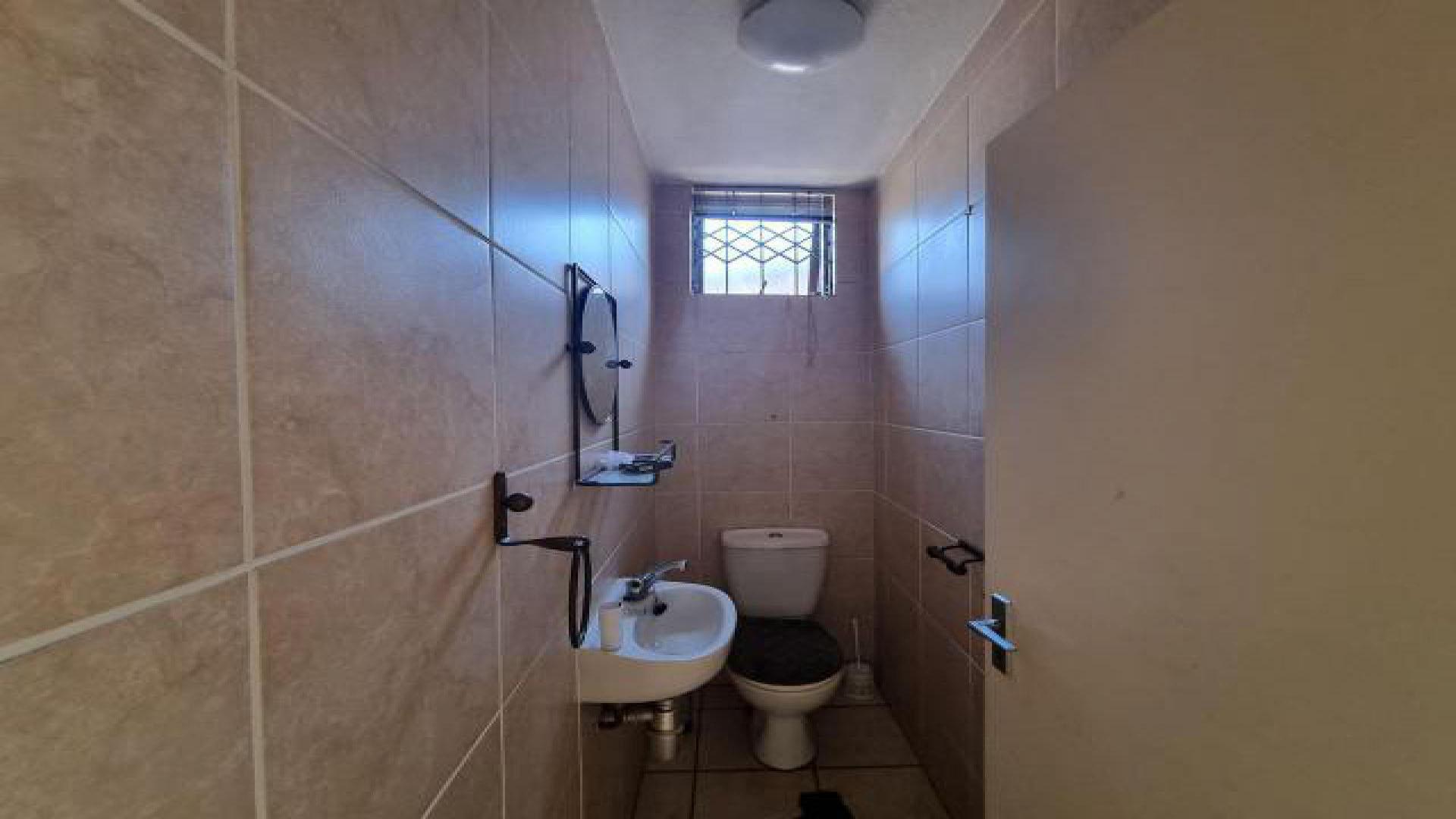Bathroom 2 of property in Reyno Ridge