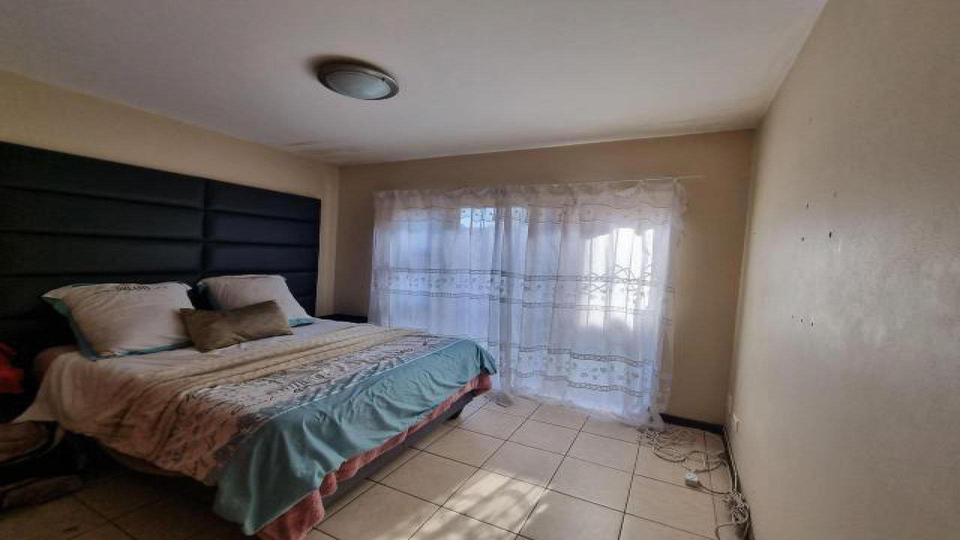 Bed Room 1 of property in Reyno Ridge