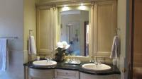 Main Bathroom - 14 square meters of property in The Gardens