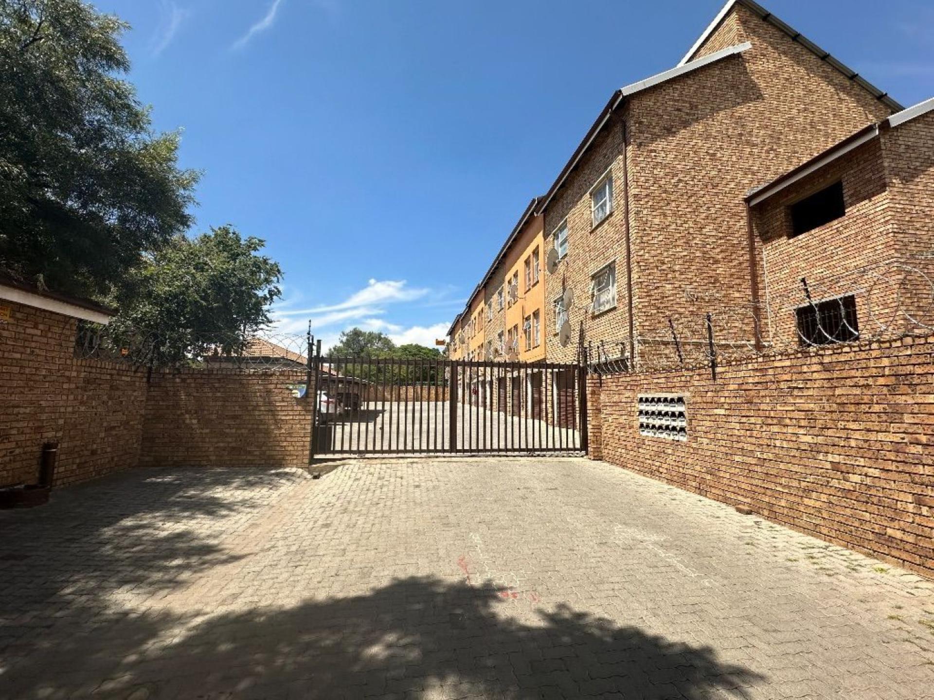 Front View of property in Kempton Park