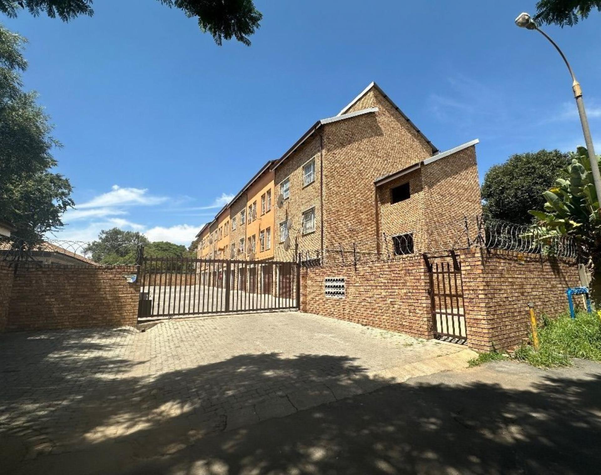 Front View of property in Kempton Park