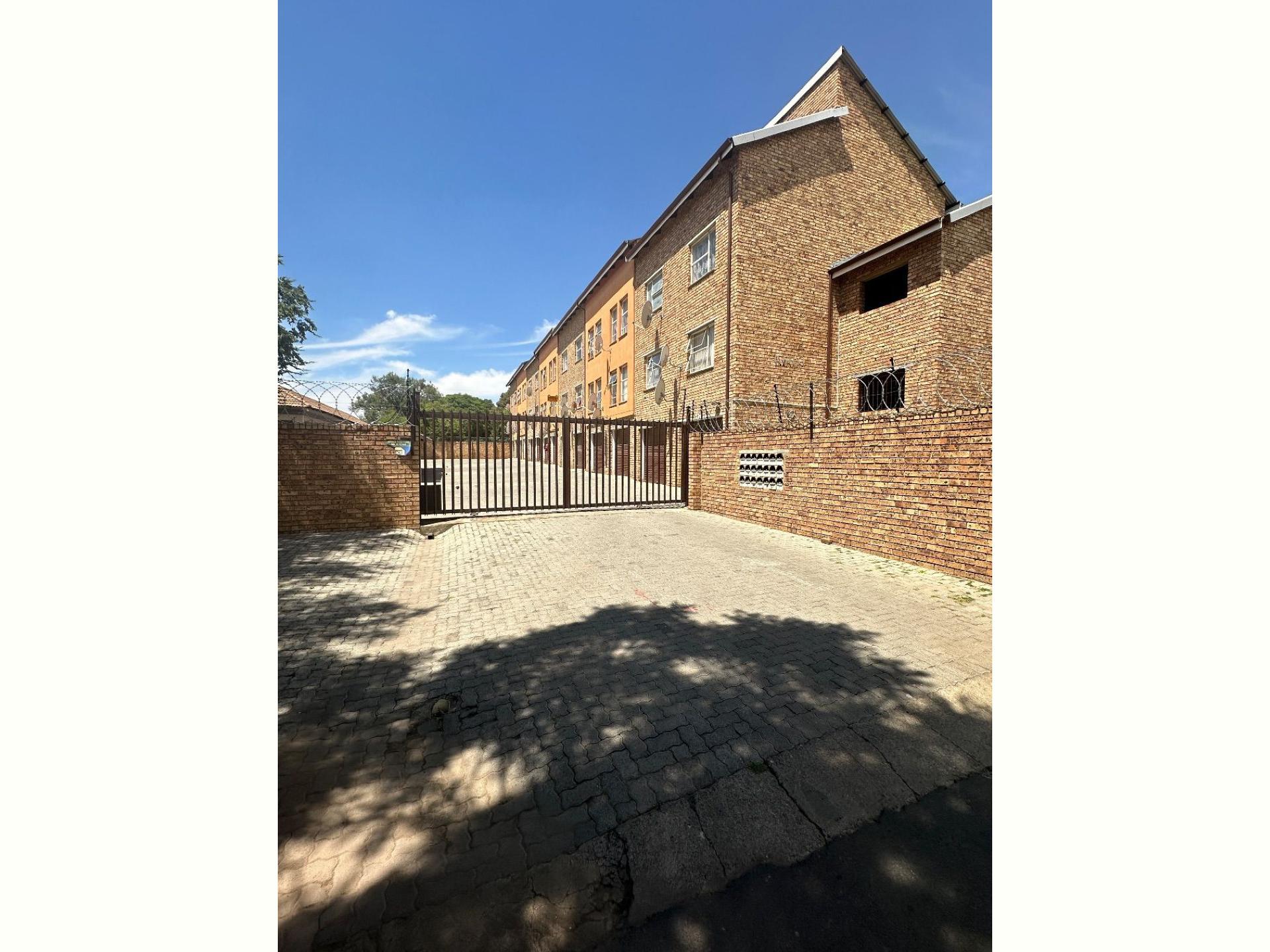 Front View of property in Kempton Park