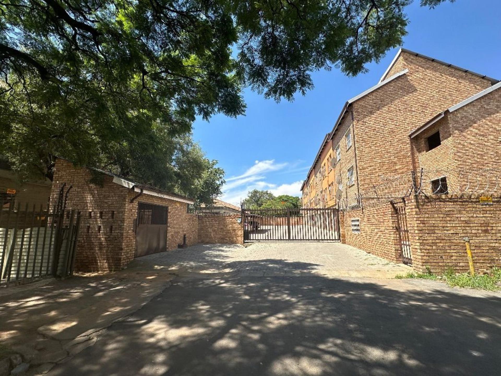 Front View of property in Kempton Park