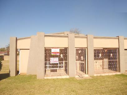 Front View of property in Sonland Park