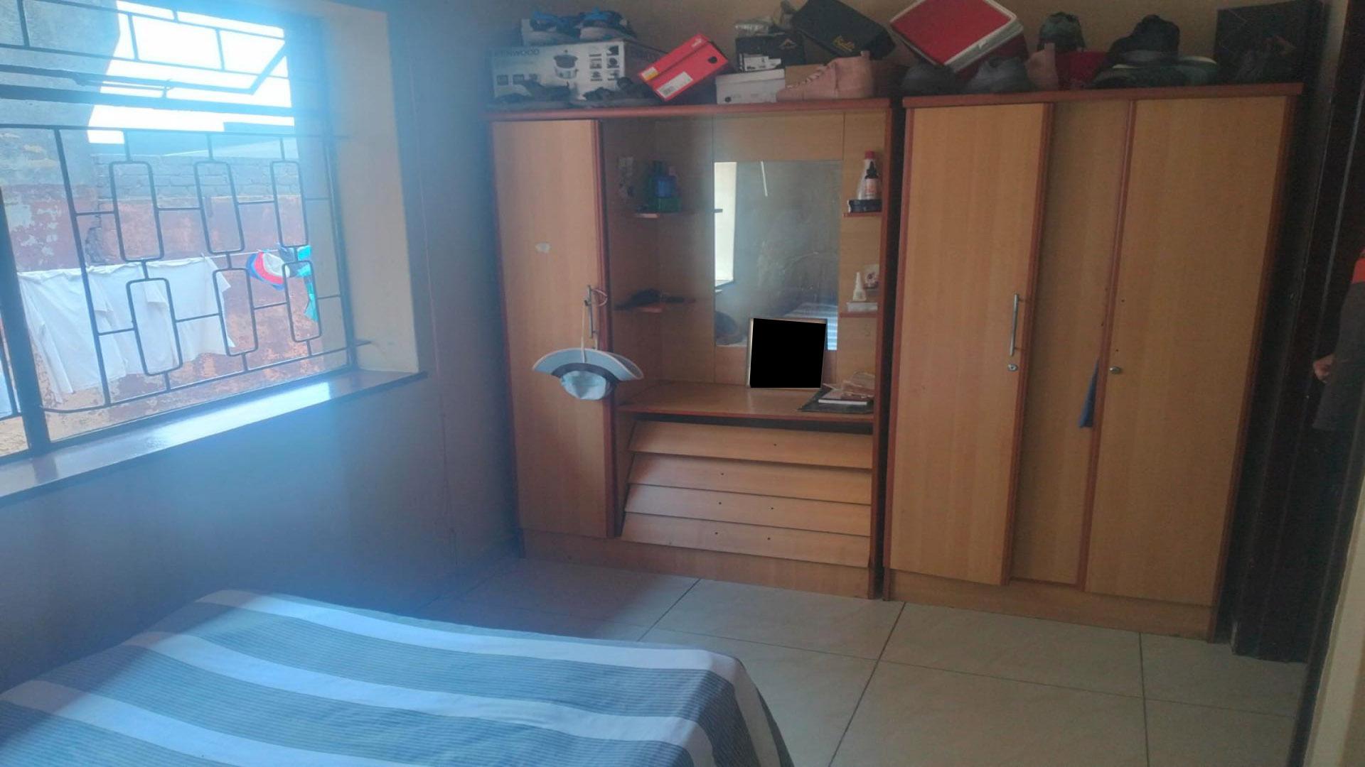 Bed Room 4 of property in Newclare