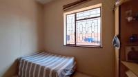 Bed Room 3 - 14 square meters of property in Newclare