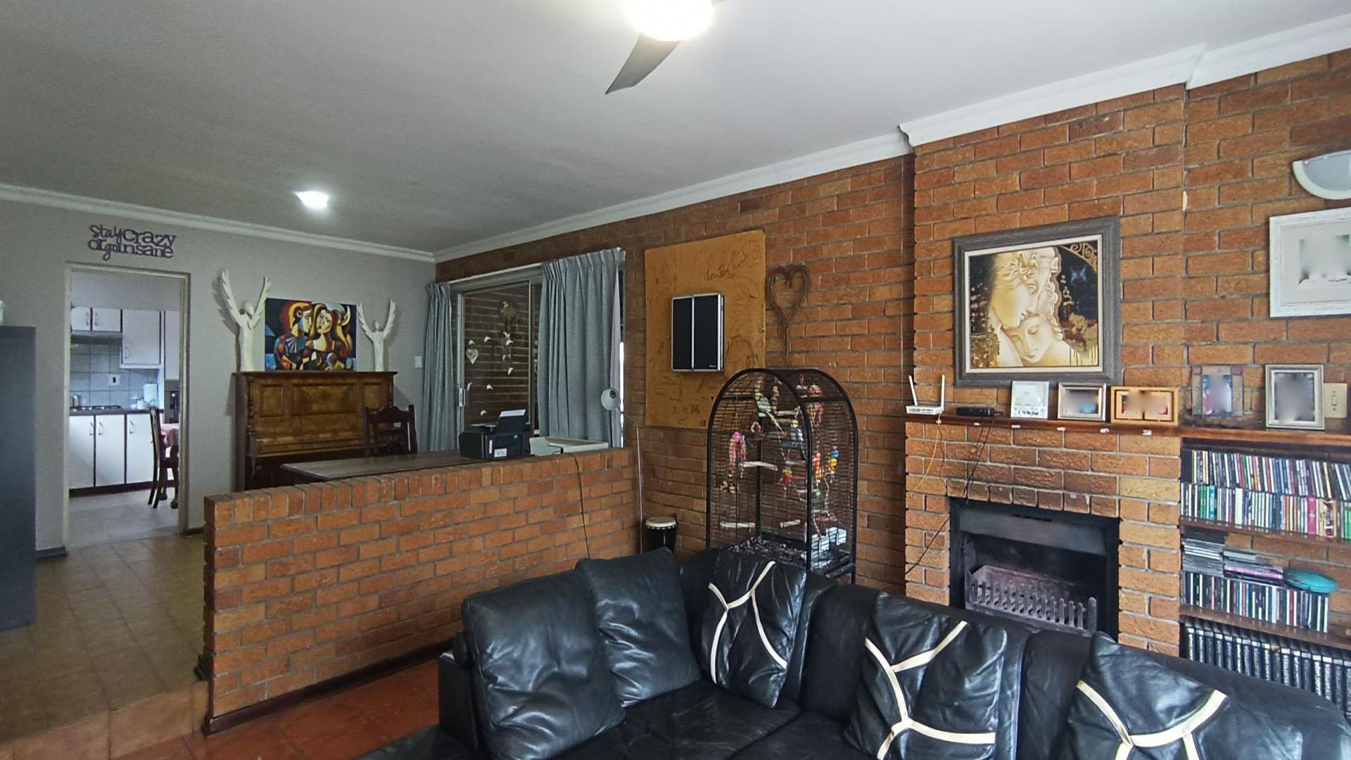 Lounges of property in Newcastle