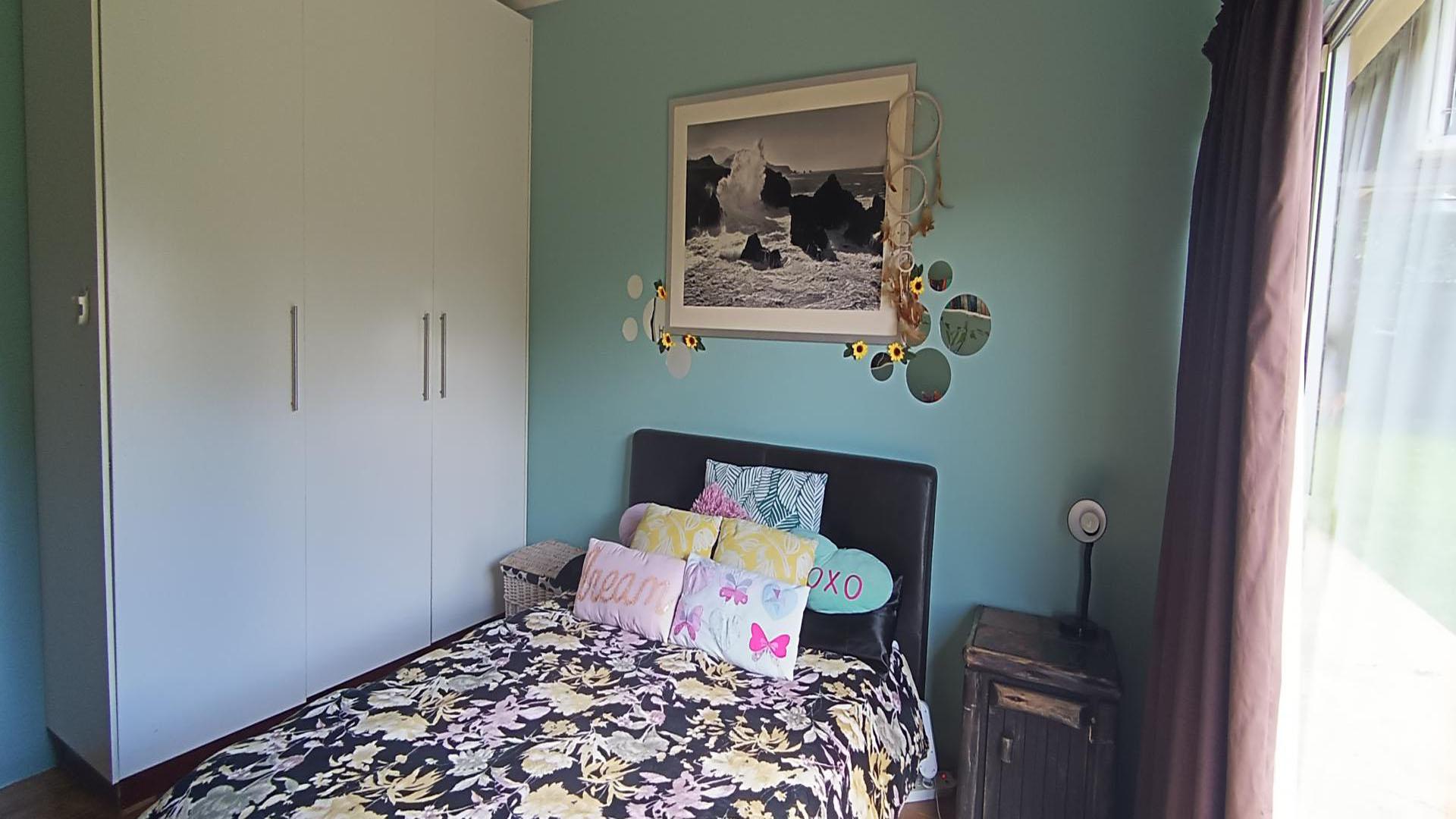 Bed Room 1 of property in Newcastle