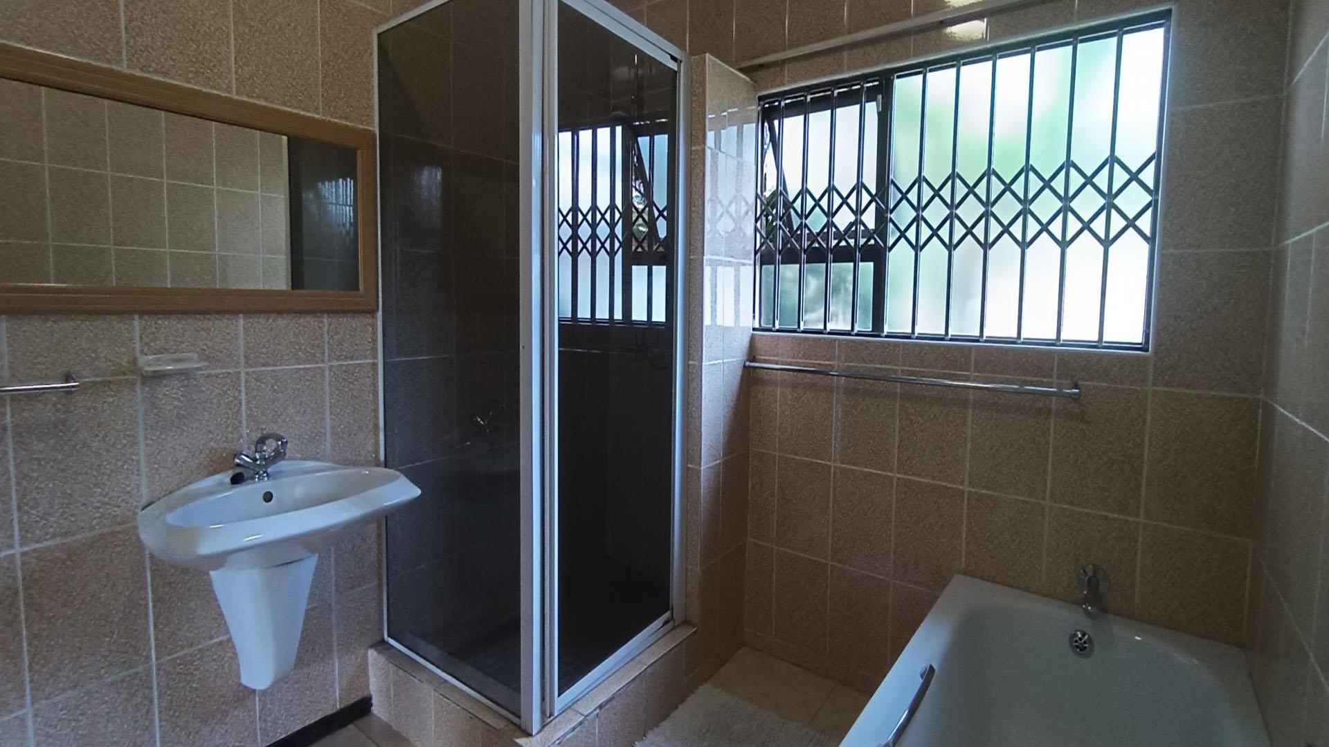 Bathroom 1 of property in Newcastle