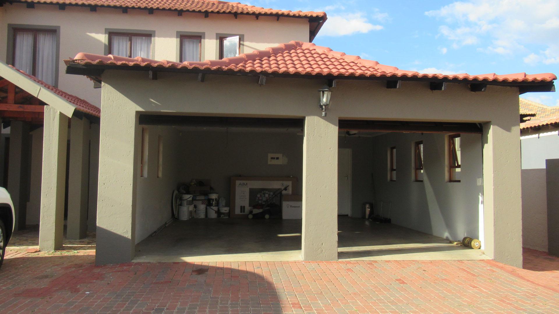 Front View of property in Savannah Country Estate