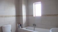 Bathroom 2 - 8 square meters of property in Savannah Country Estate