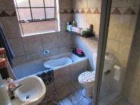 Bathroom 1 - 7 square meters of property in Norton Small Farms