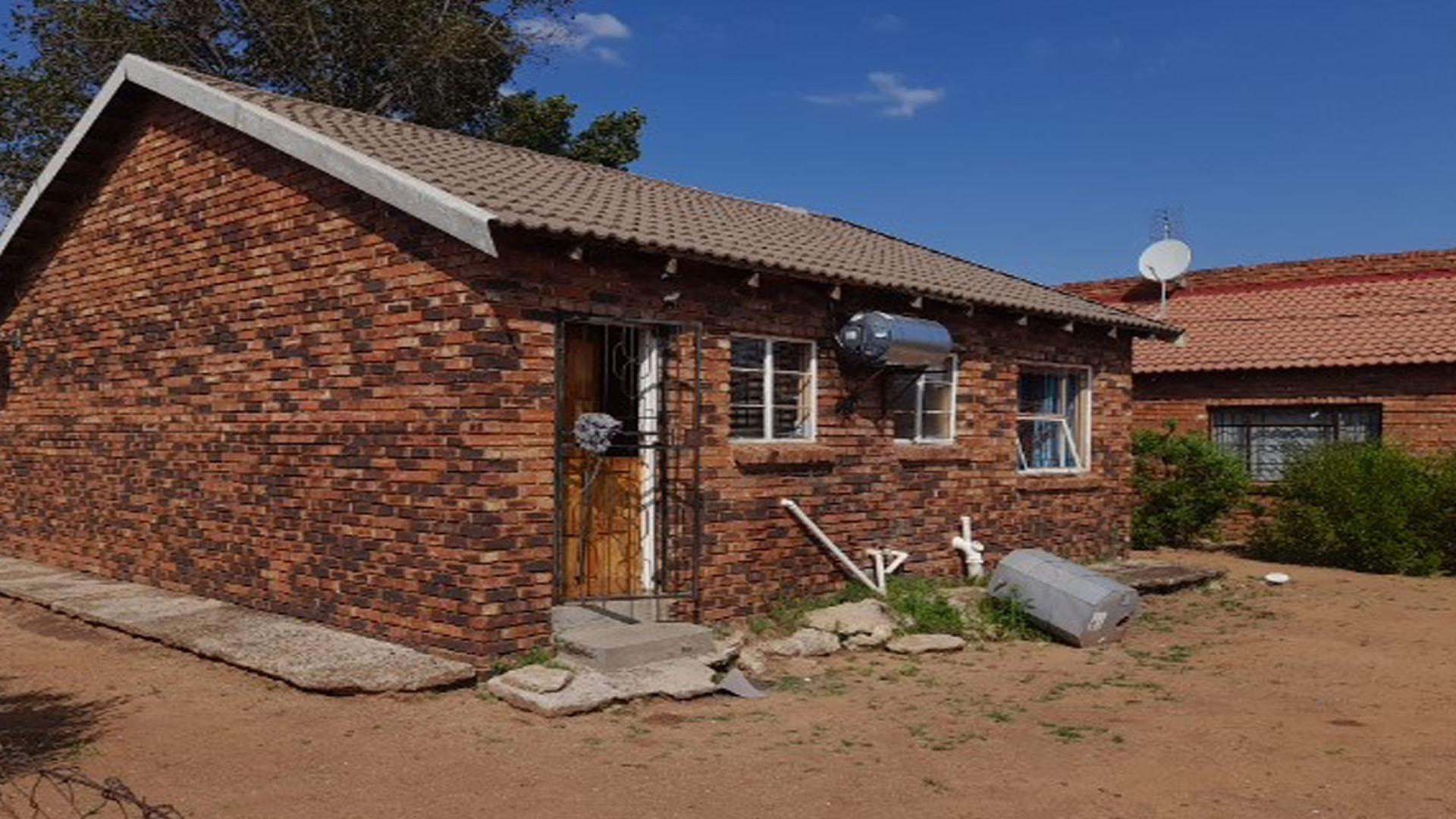 Front View of property in Mmabatho